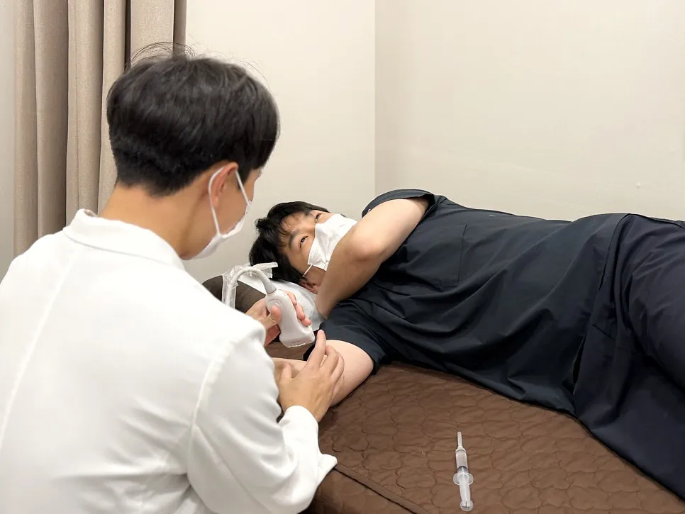 대전팔꿈치통증 - 팔꿈치가 찌릿하게 쑤시고 아파요