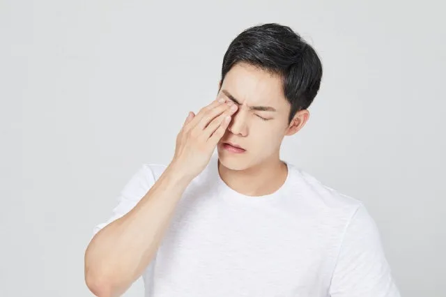 장기간 지속되는 한쪽 눈떨림, 얼굴떨림 - 반측성 안면경련이란? (명작 한의원)